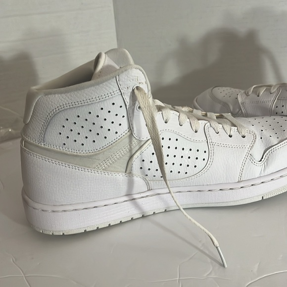 Air Jordan Jumpman size 12 no insole, closet, clean out sale. - Picture 8 of 12